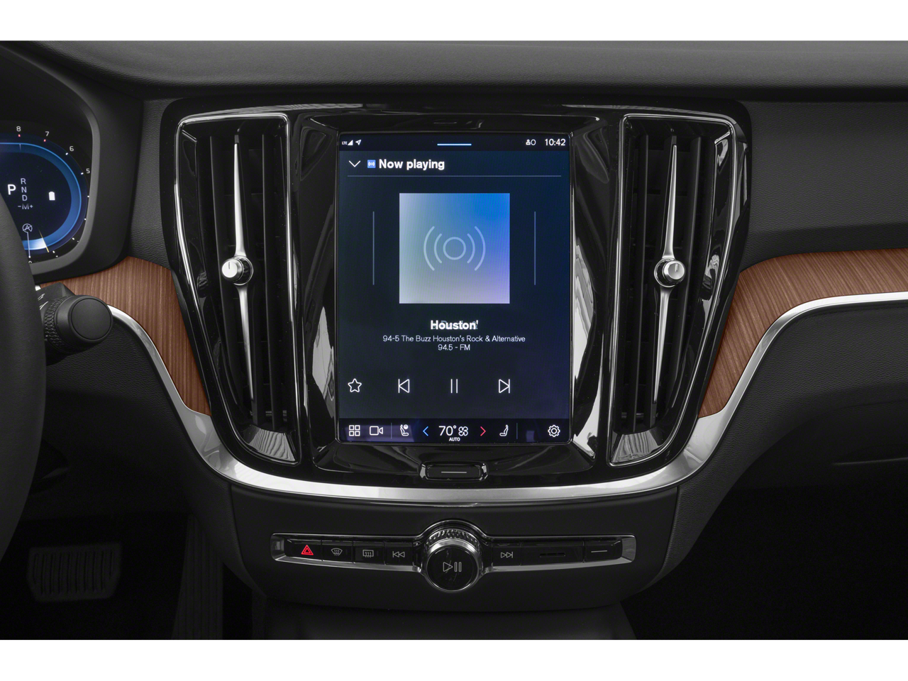 2023 Volvo S60 Core Dark Theme