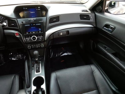 2017 Acura ILX w/Premium Pkg
