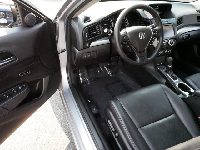 2017 Acura ILX w/Premium Pkg