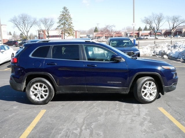 Used 2016 Jeep Cherokee Latitude with VIN 1C4PJMCBXGW164363 for sale in Brooklyn Park, Minnesota