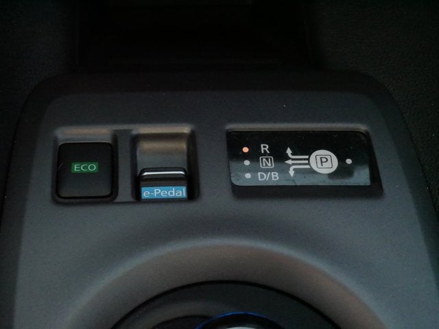 2025 Nissan LEAF S