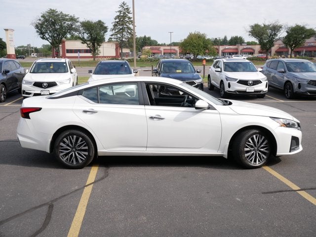Used 2023 Nissan Altima SV with VIN 1N4BL4DW6PN410679 for sale in Brooklyn Park, Minnesota