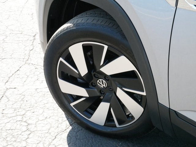 2024 Volkswagen Atlas Cross Sport 2.0T SE with Technology