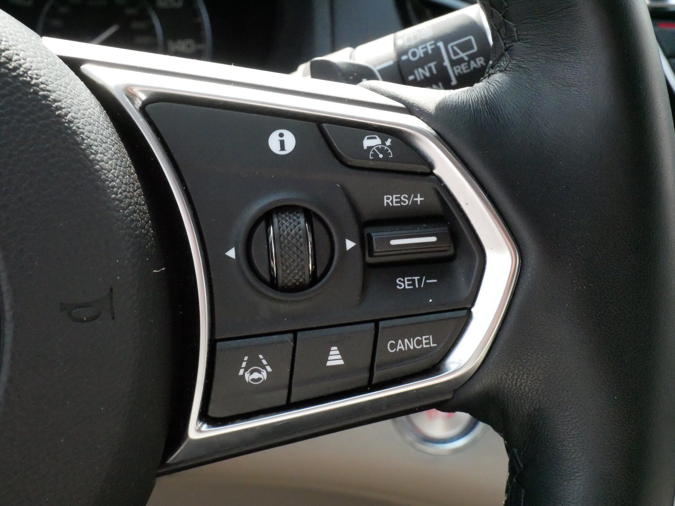 2025 Acura RDX w/Advance Package