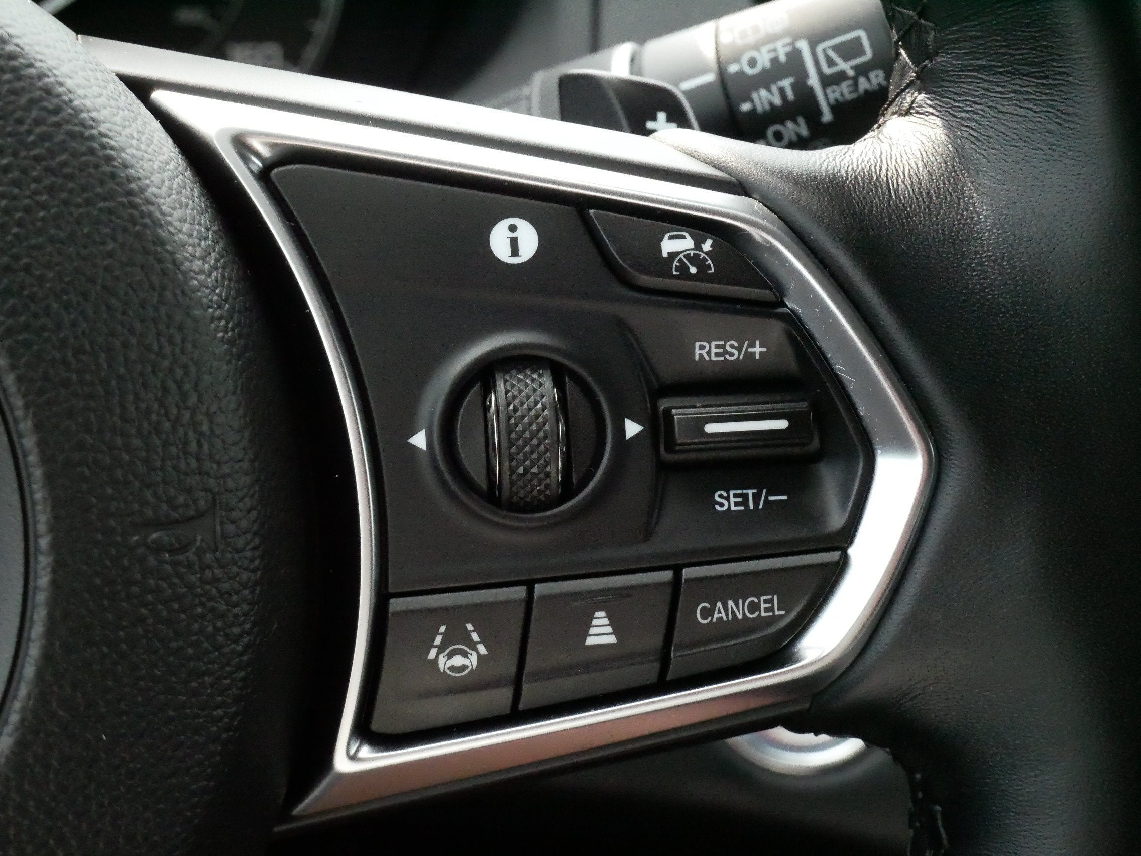 2024 Acura RDX w/Advance Package