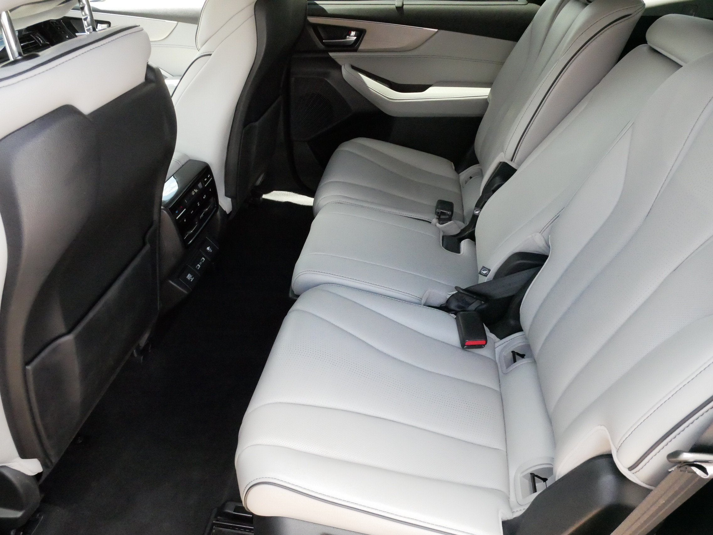 2023 Acura MDX w/Advance Package