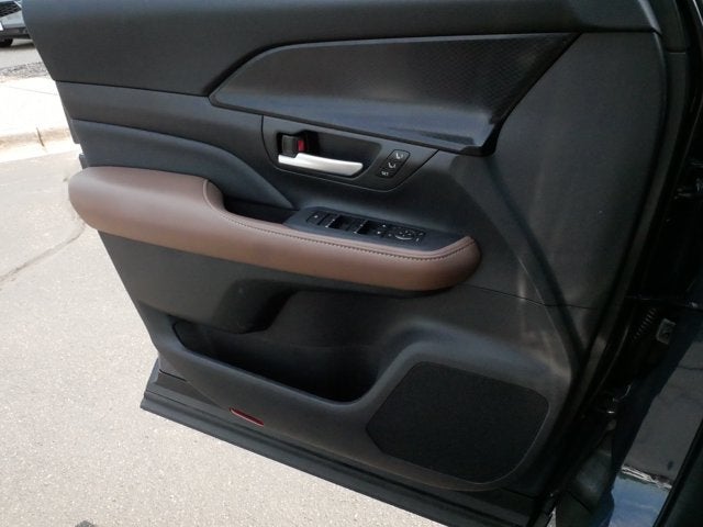 2025 Toyota Grand Highlander Hybrid MAX Platinum