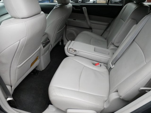 2013 Toyota Highlander SE