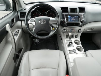 2013 Toyota Highlander SE