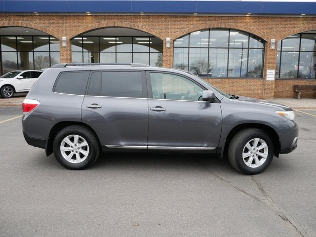 Used 2013 Toyota Highlander Base with VIN 5TDBK3EH8DS208827 for sale in Brooklyn Park, Minnesota
