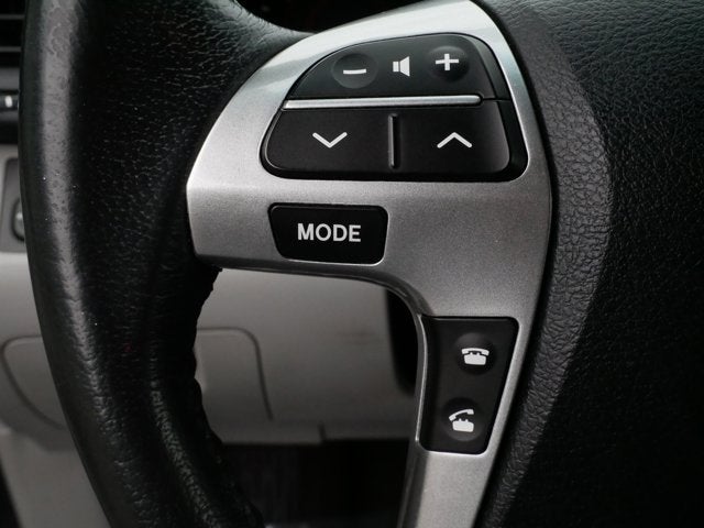 2013 Toyota Highlander SE