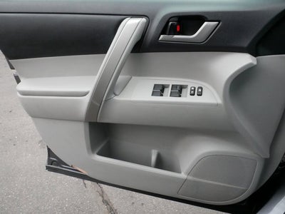 2013 Toyota Highlander SE