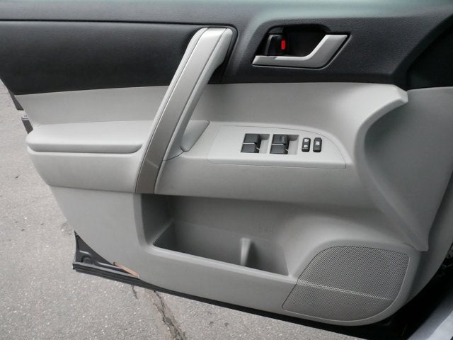 2013 Toyota Highlander SE