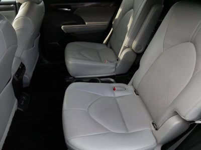 2022 Toyota Highlander Platinum