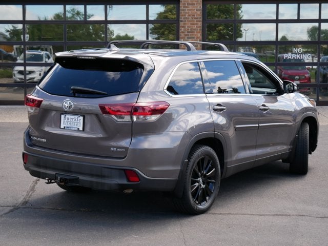Used 2019 Toyota Highlander SE with VIN 5TDJZRFH5KS570118 for sale in Brooklyn Park, Minnesota