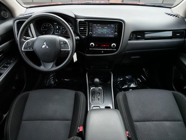 2020 Mitsubishi Outlander SE