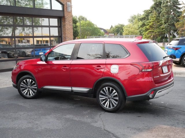2020 Mitsubishi Outlander SE