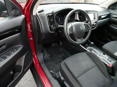 2020 Mitsubishi Outlander SE