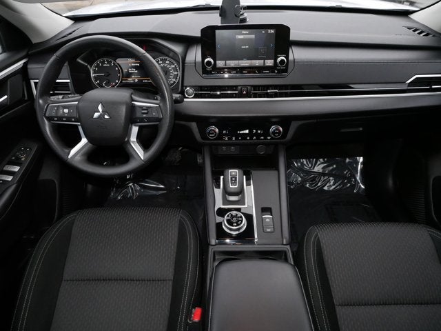 2024 Mitsubishi Outlander ES