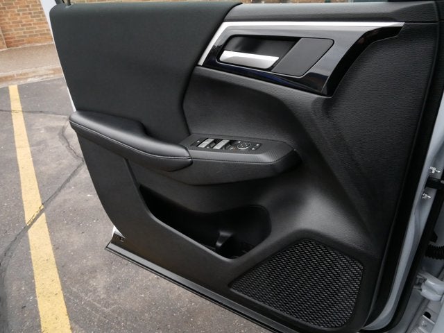 2024 Mitsubishi Outlander ES