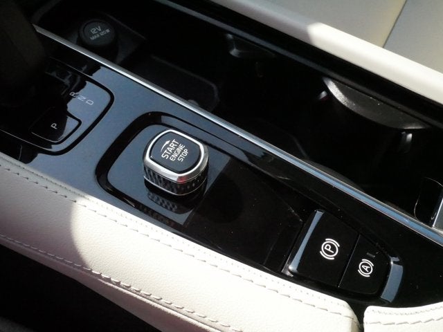 2025 Volvo XC90 Plus