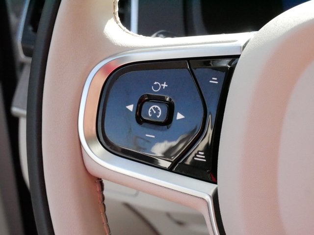 2025 Volvo XC90 Plus