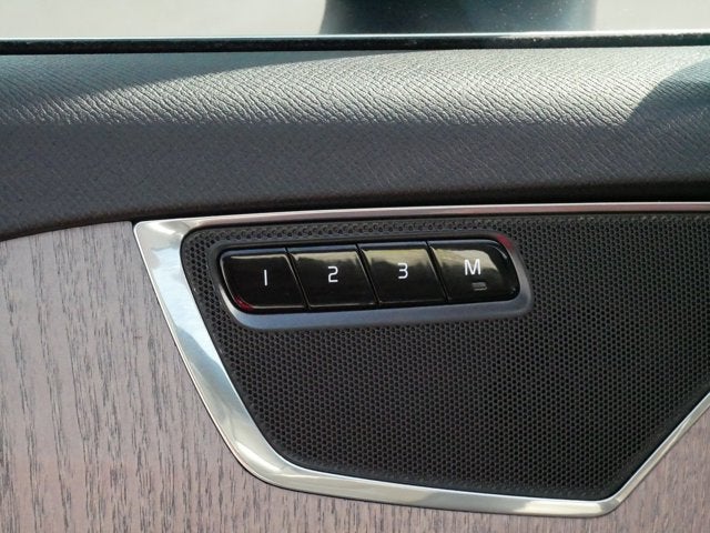2025 Volvo XC90 Plus