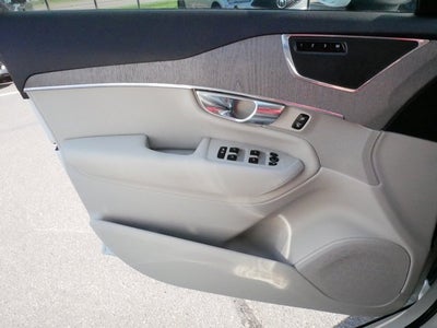 2025 Volvo XC90 Plus