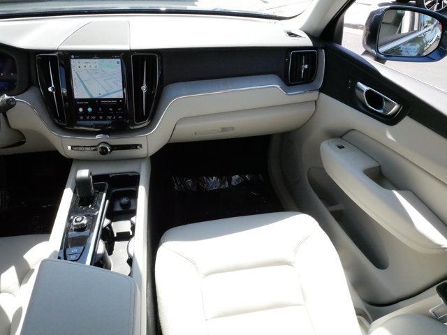 2023 Volvo XC60 Plus Bright Theme