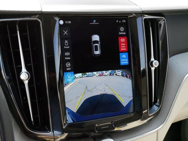 2023 Volvo XC60 Plus Bright Theme
