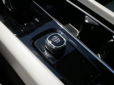 2023 Volvo XC60 Plus Bright Theme