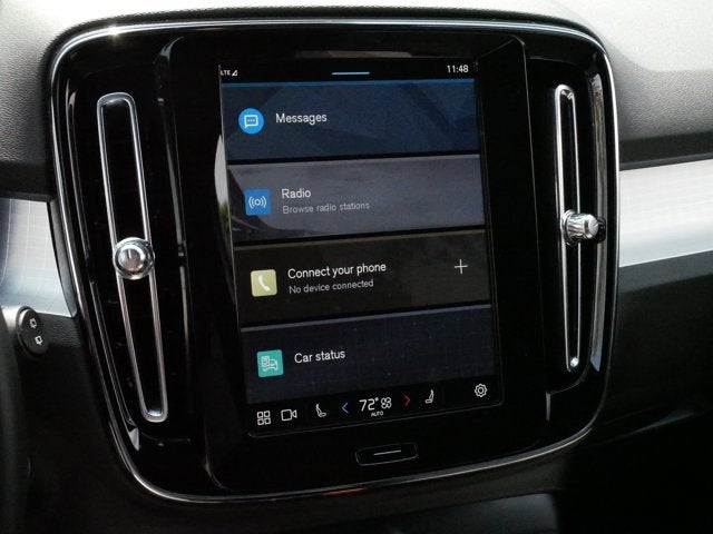 2025 Volvo XC40 Core Bright Theme
