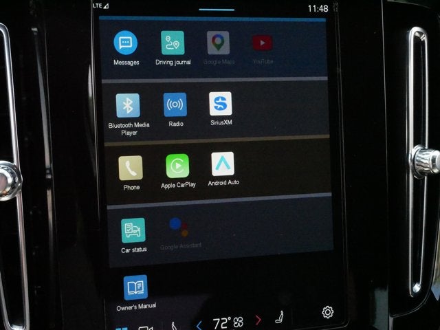 2025 Volvo XC40 Core Bright Theme