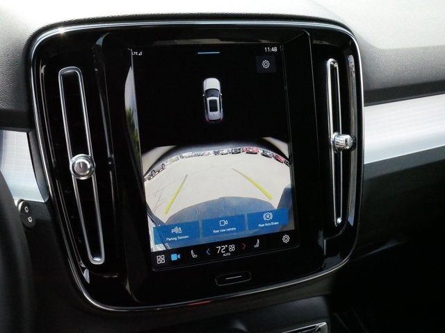 2025 Volvo XC40 Core Bright Theme