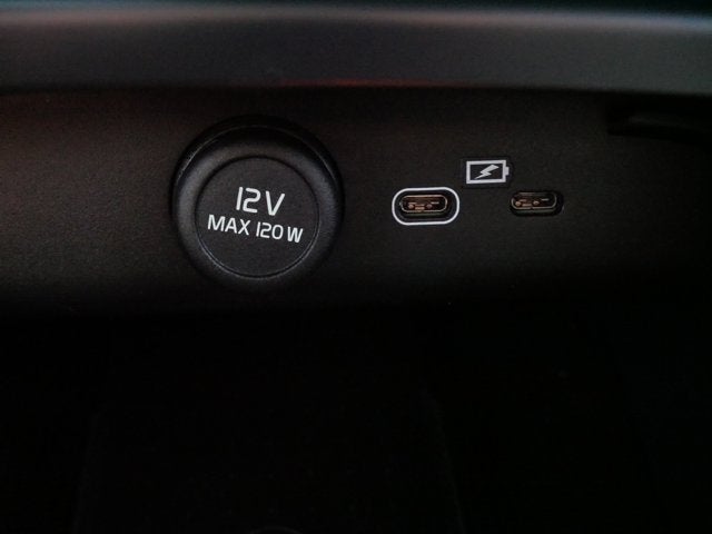 2025 Volvo XC40 Core Bright Theme