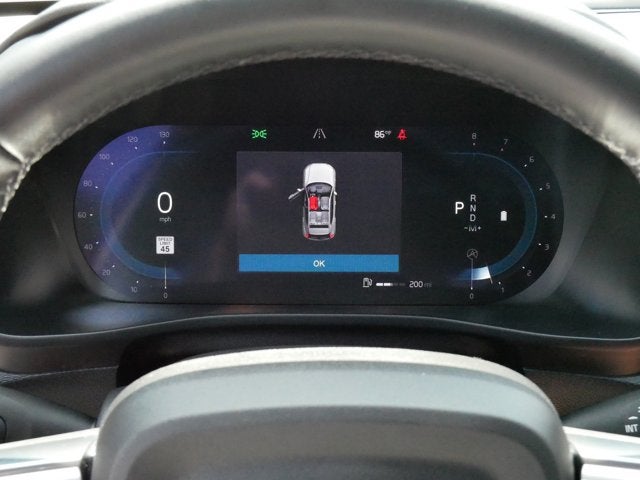 2025 Volvo XC40 Core Bright Theme