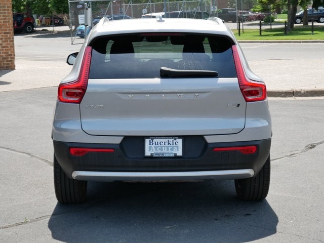 2025 Volvo XC40 Core Bright Theme
