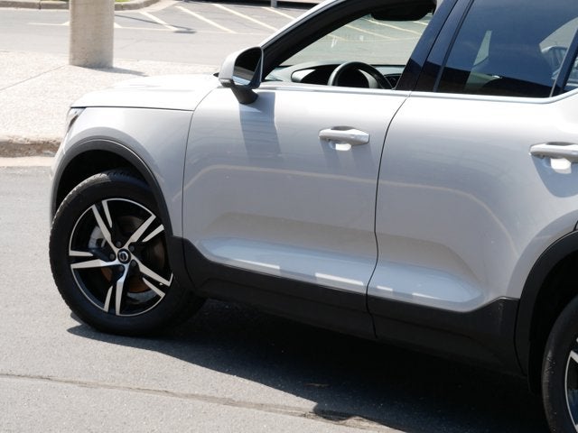 2025 Volvo XC40 Core Bright Theme