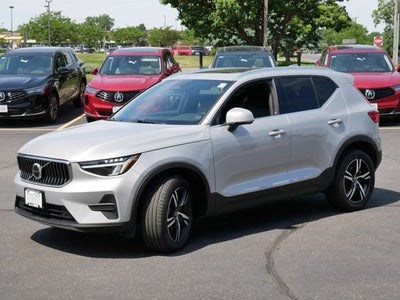 2025 Volvo XC40 Core Bright Theme