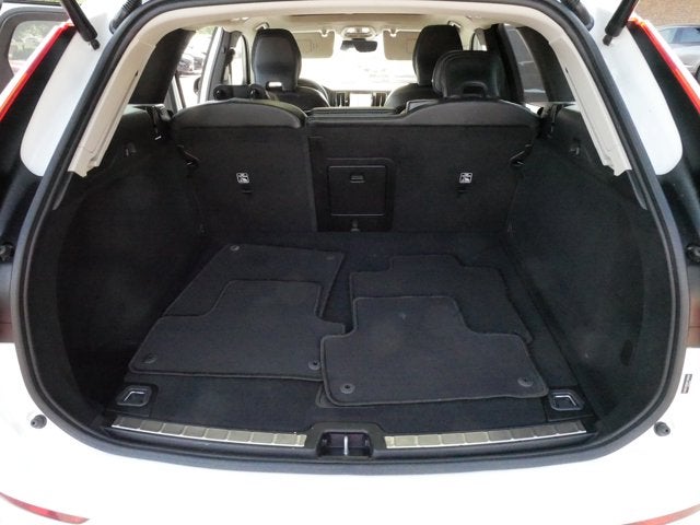 2025 Volvo XC60 Plus
