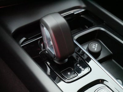 2025 Volvo XC60 Plus