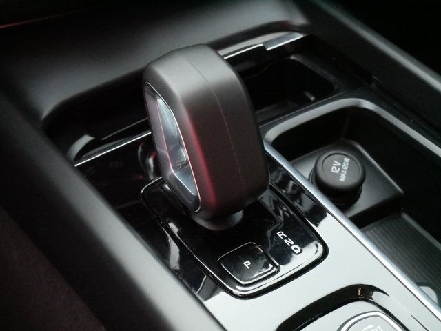2025 Volvo XC60 Plus