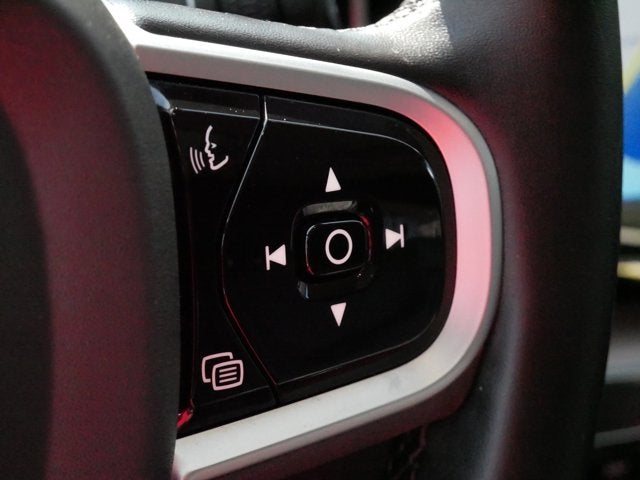 2025 Volvo XC60 Plus