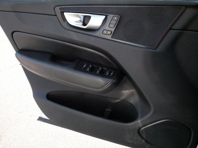 2025 Volvo XC60 Plus